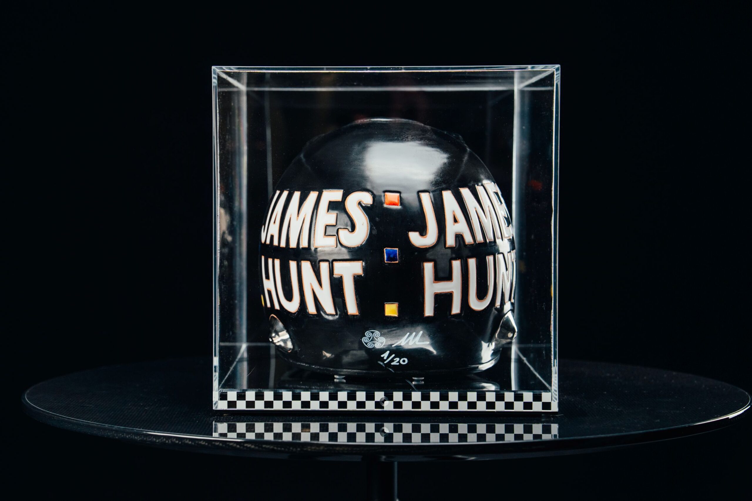 Cerasarda Art Helmets x MM Helm JHN scultura ceramica
