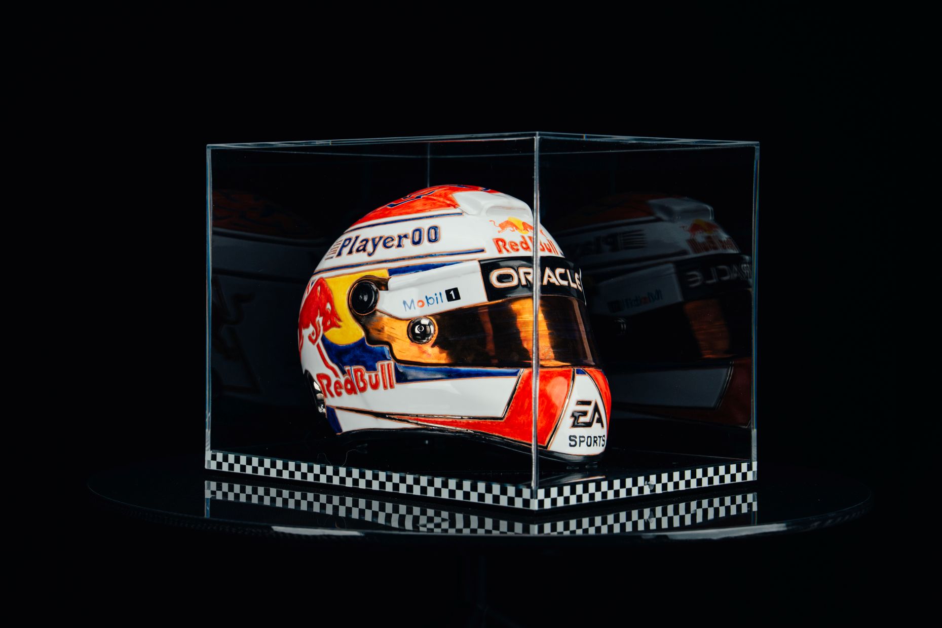 Cerasarda Art Helmets MVR casco ceramica decorativo Verstappen
