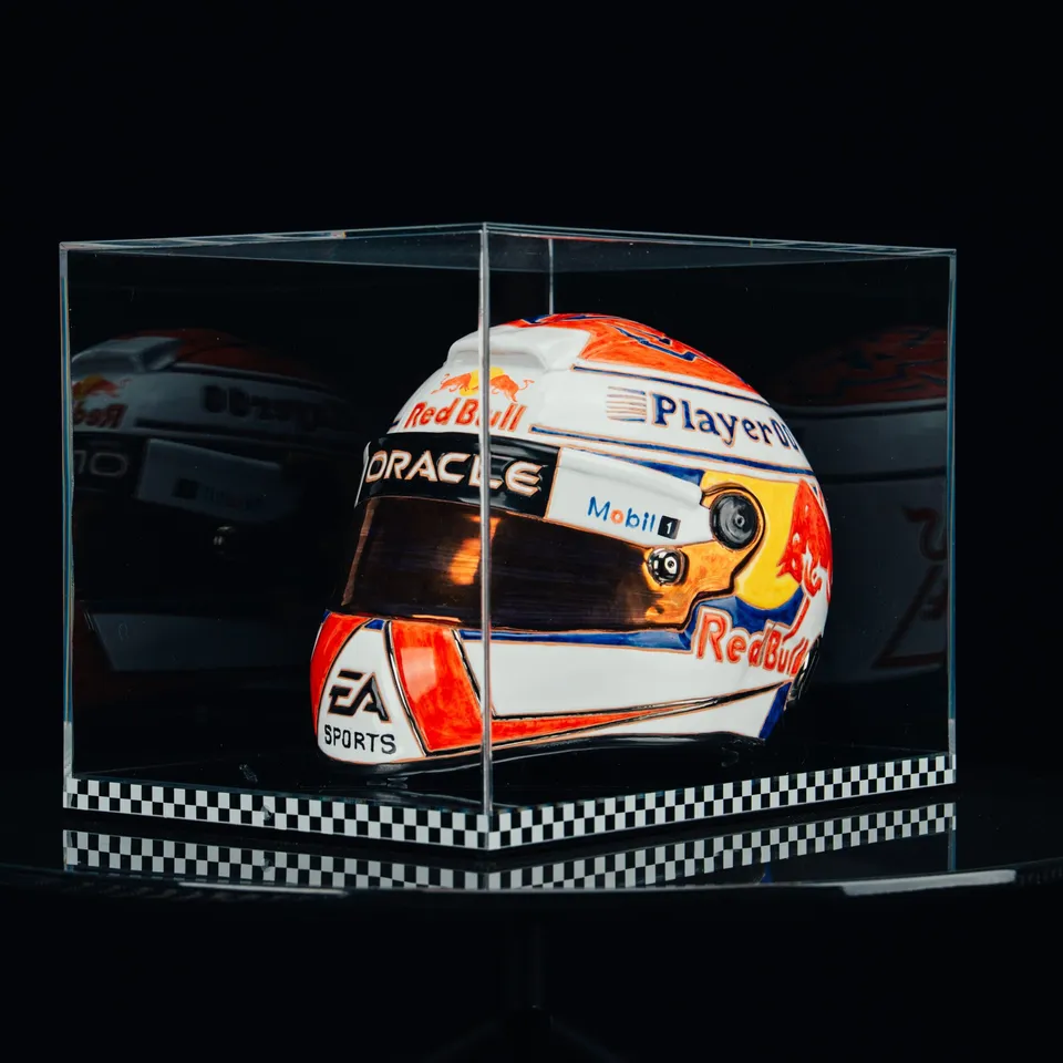 Cerasarda Art Helmets MVR casco ceramica decorativo Verstappen
