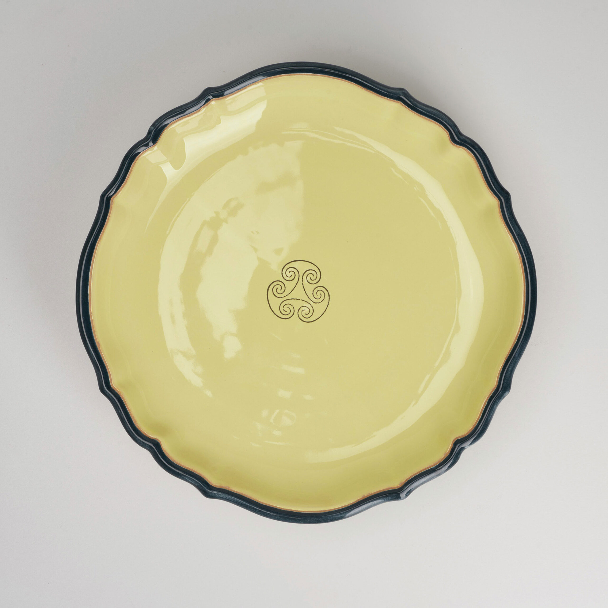 Cerasarda Monogram Vaniglia Imperiale alzata ceramica tavola