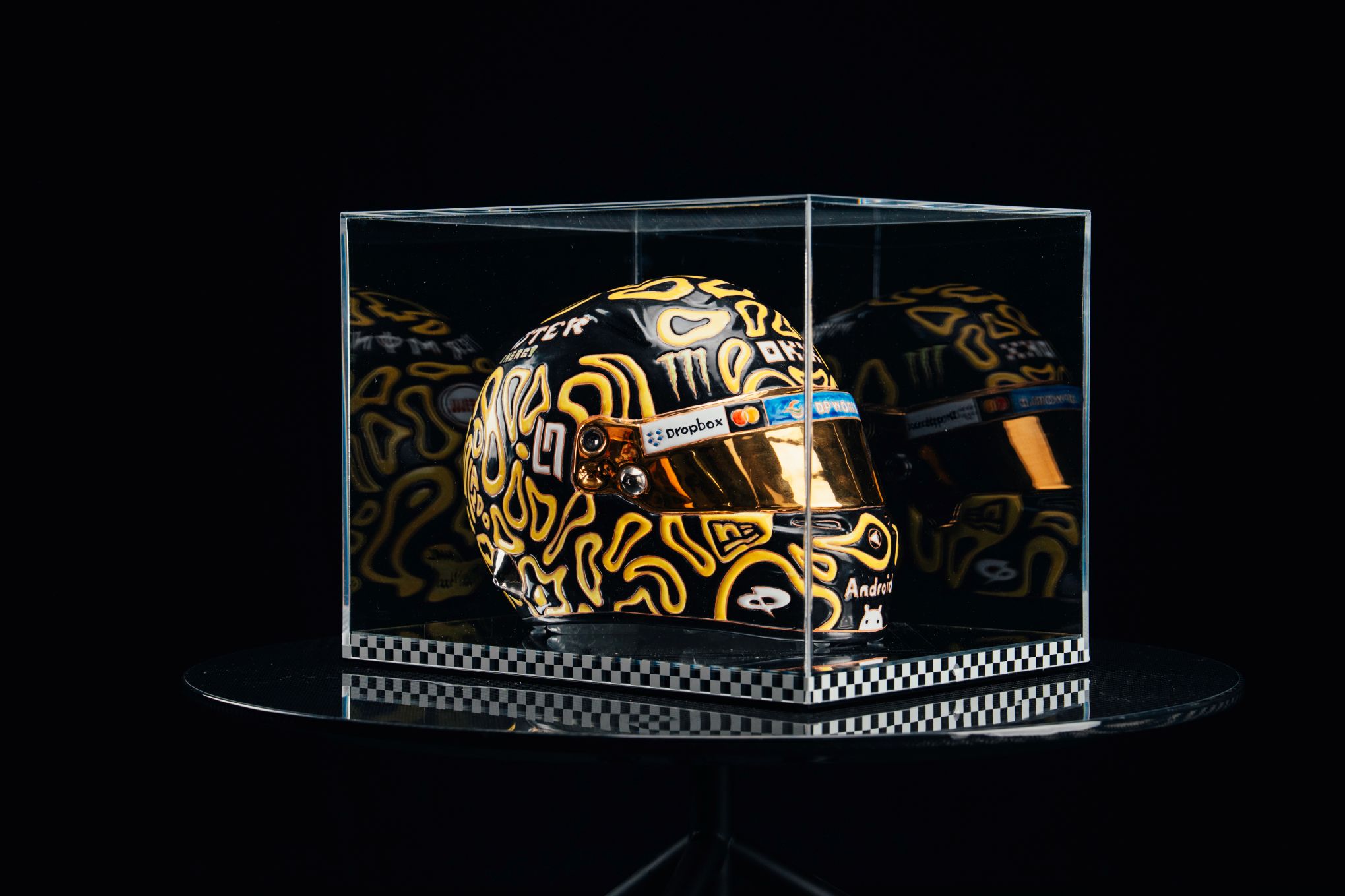 Cerasarda Helm LNR casco scultura ceramica pezzo unico