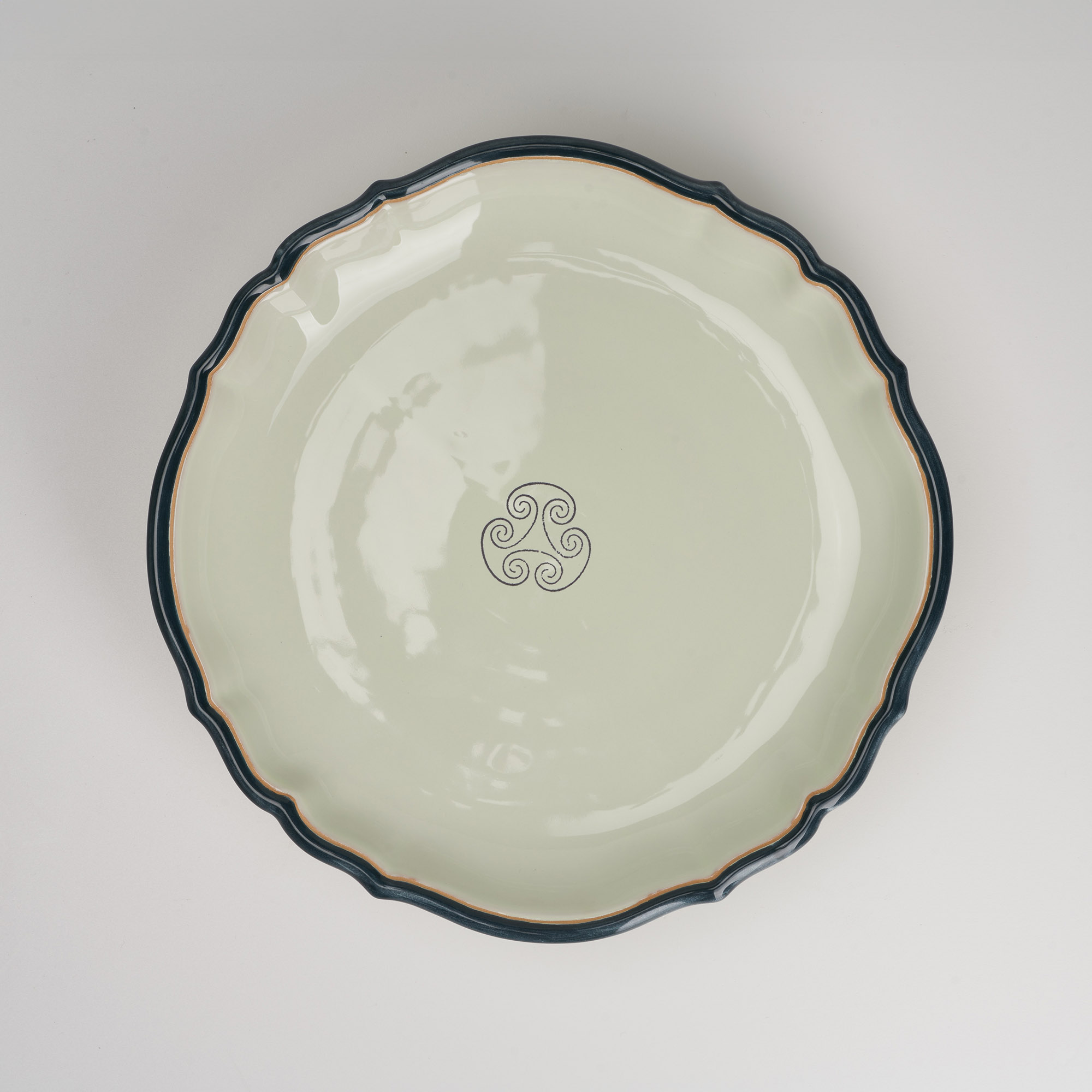 Cerasarda Monogram Velluto Botanico alzata ceramica tavola