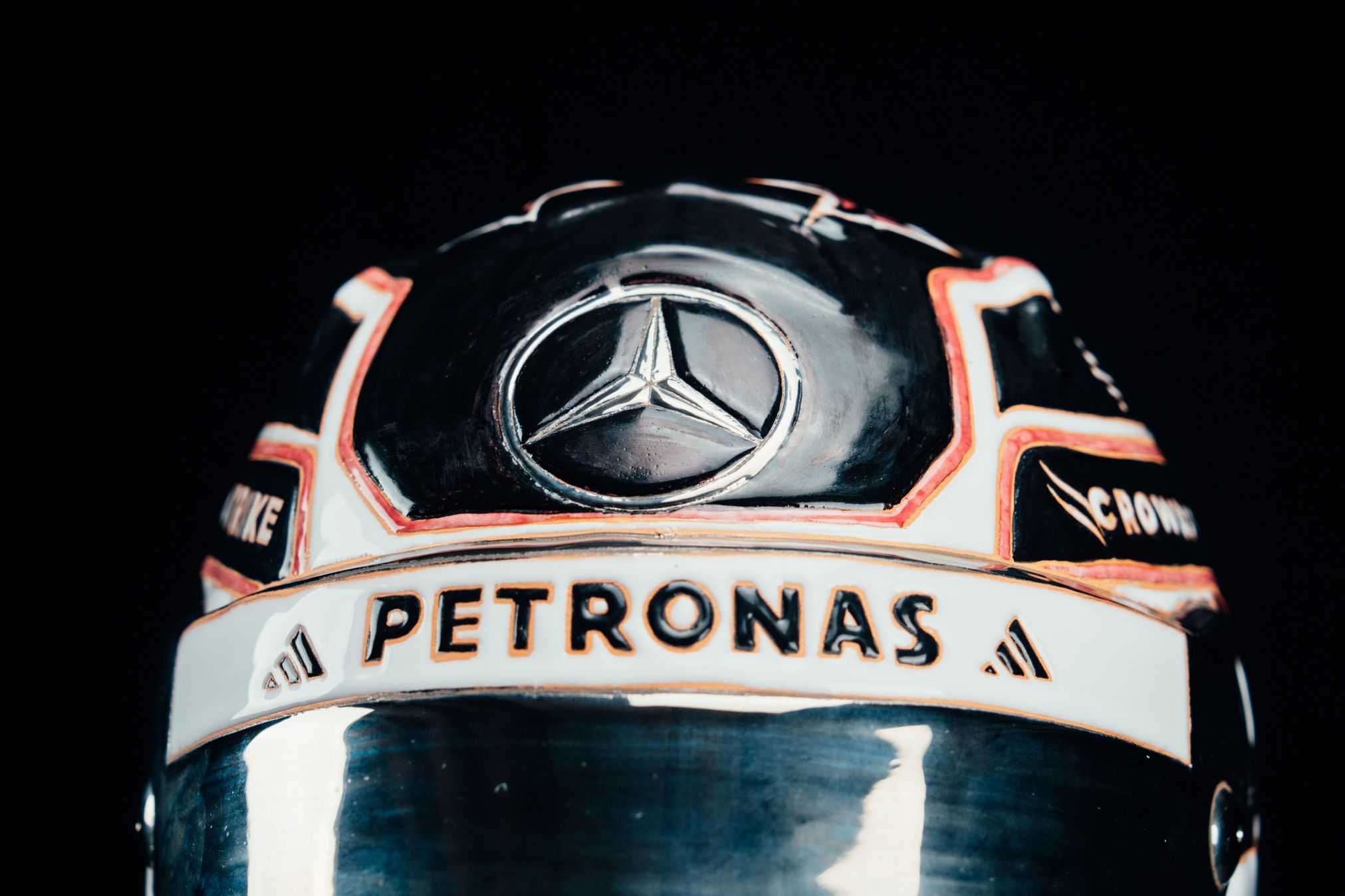 Cerasarda Helm KNT casco ceramica pezzo unico fatto a mano