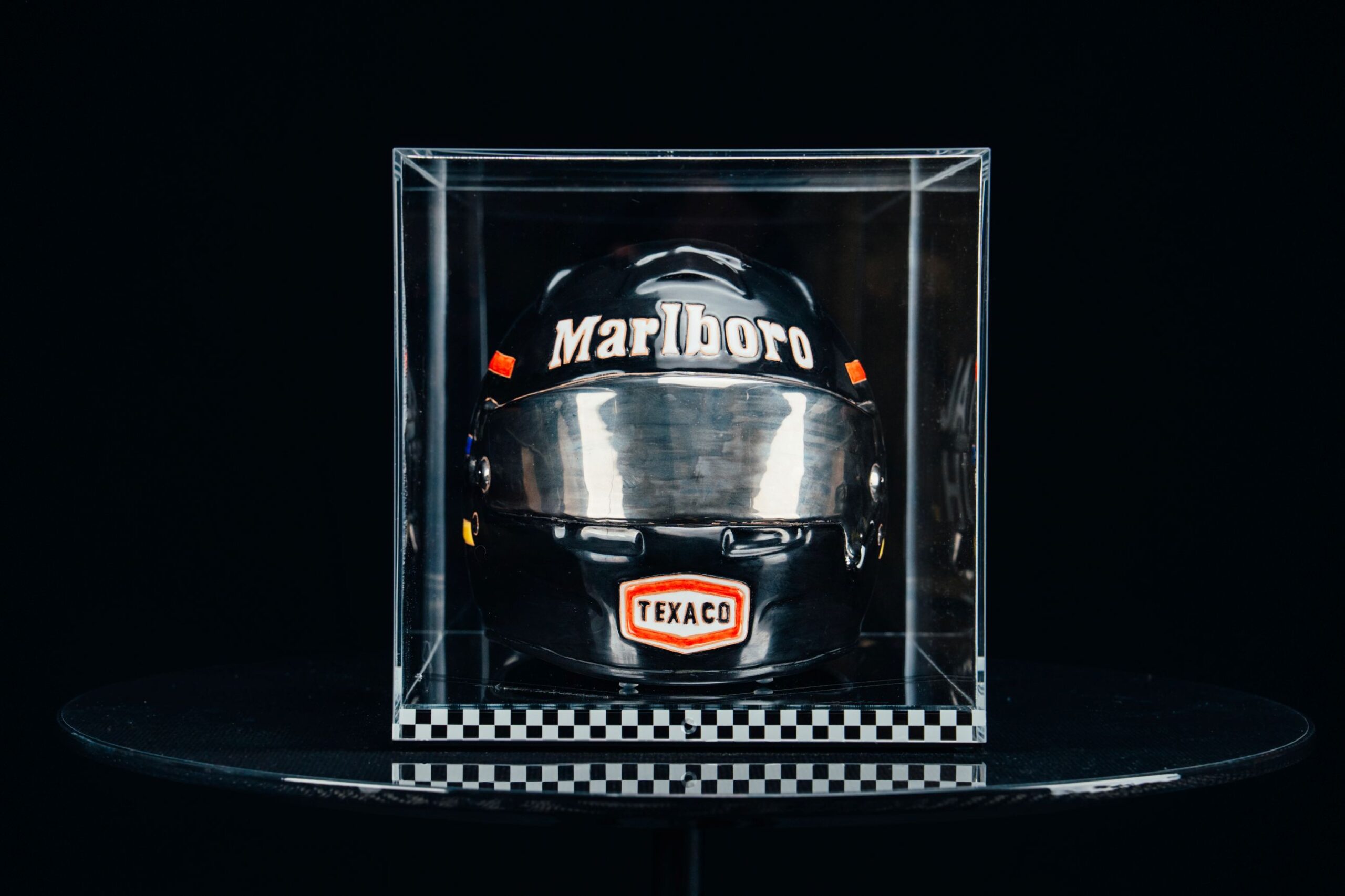 Cerasarda Art Helmets x MM Helm JHN scultura ceramica
