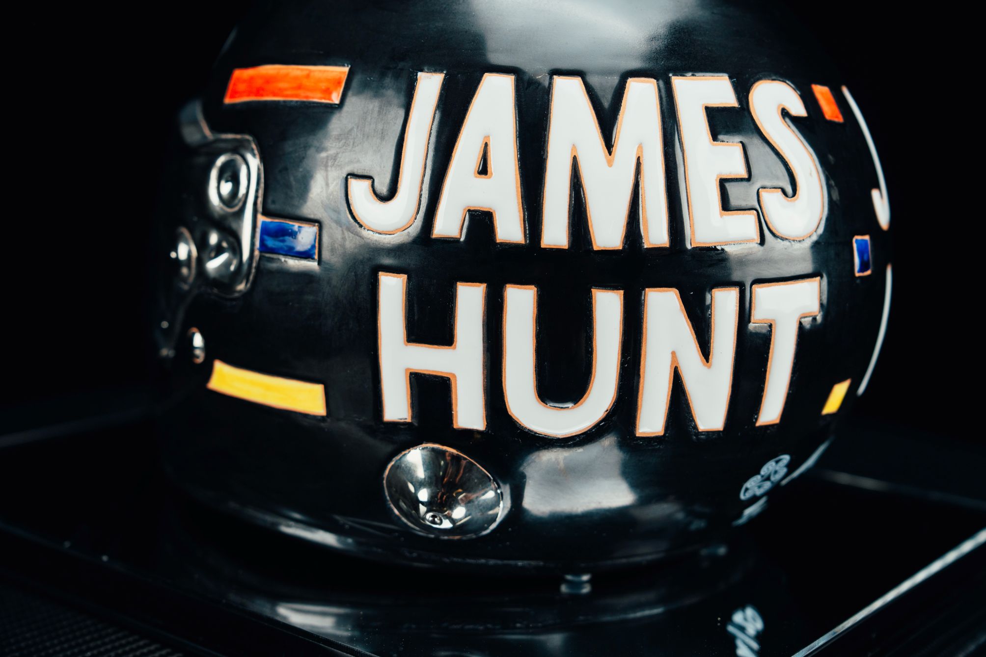 Cerasarda Art Helmets x MM Helm JHN scultura ceramica