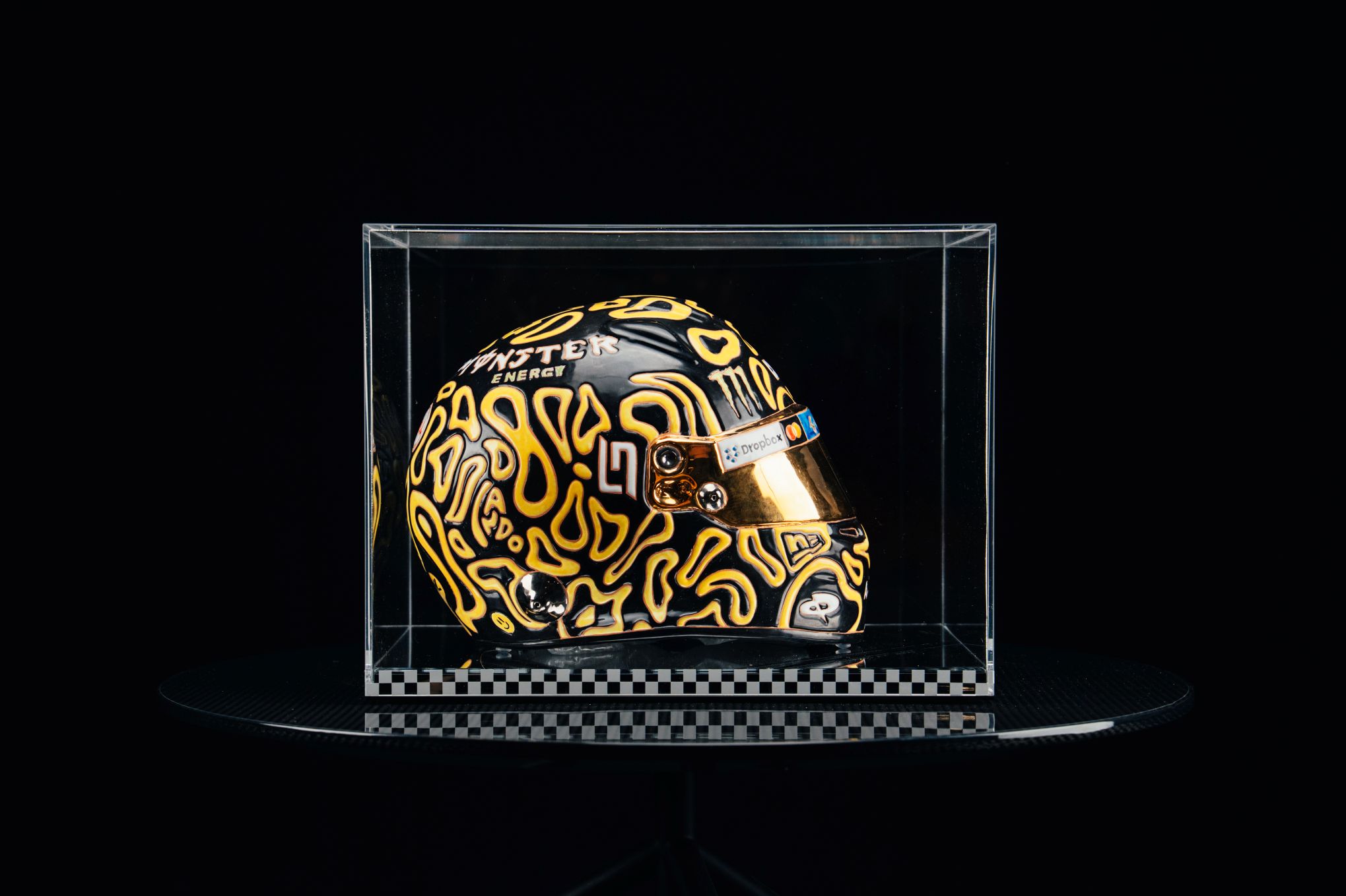 Cerasarda Helm LNR casco scultura ceramica pezzo unico