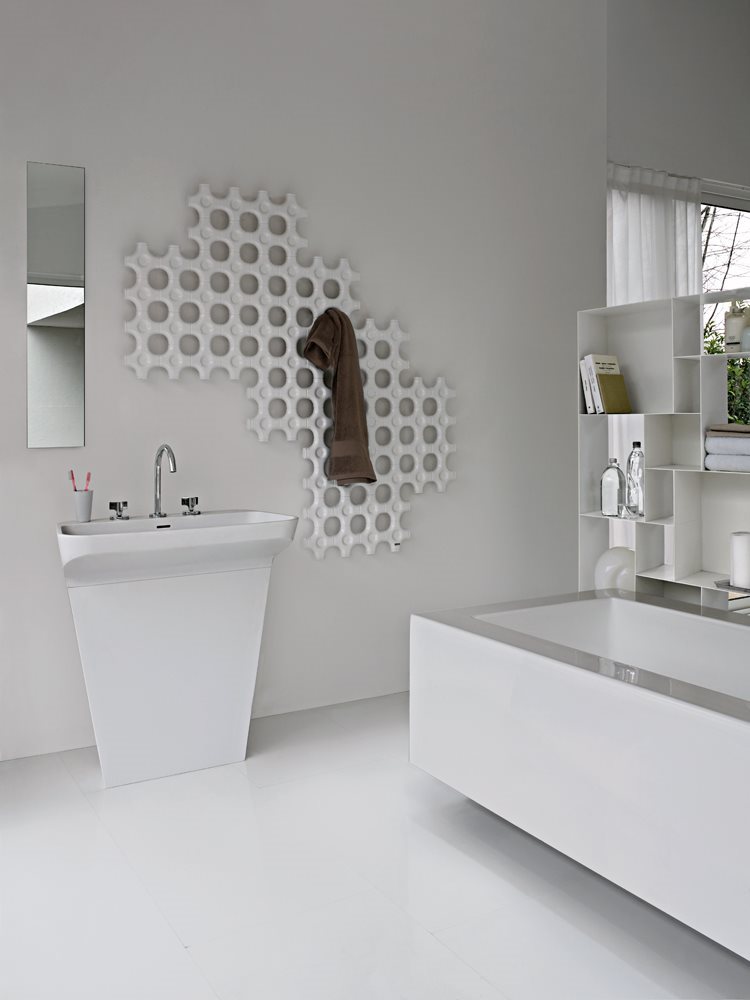 Viva Made Add-On termoarredo bianco a parete acciaio