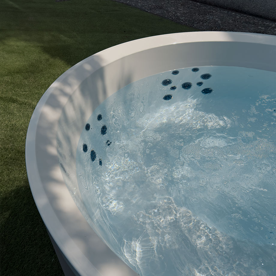 Viva Made Divina Outdoor vasca da esterno freestanding bianca