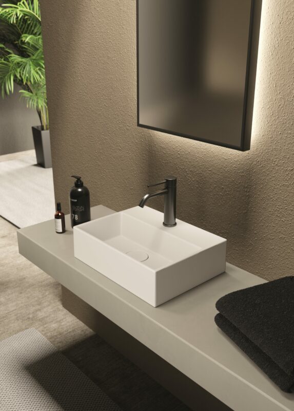 Viva Made Spy sanitario ceramica bianco sospeso