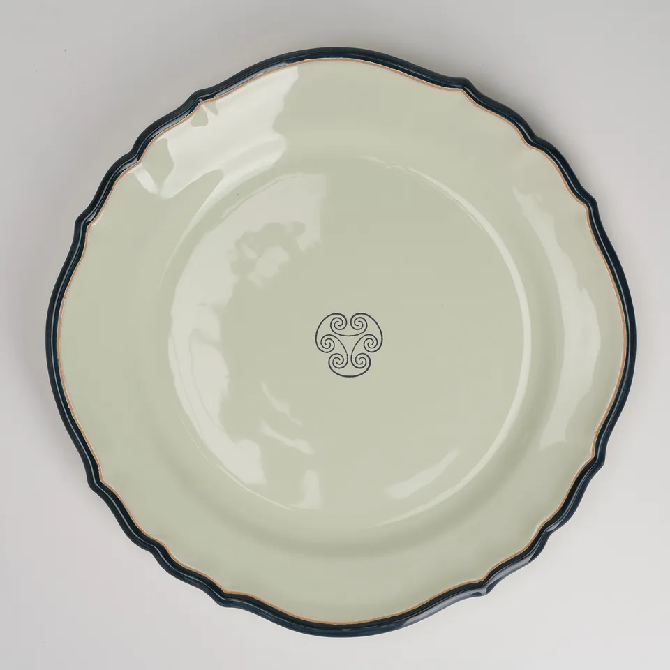 Cerasarda Arte della Tavola Monogram Velluto Botanico segnaposto ceramica